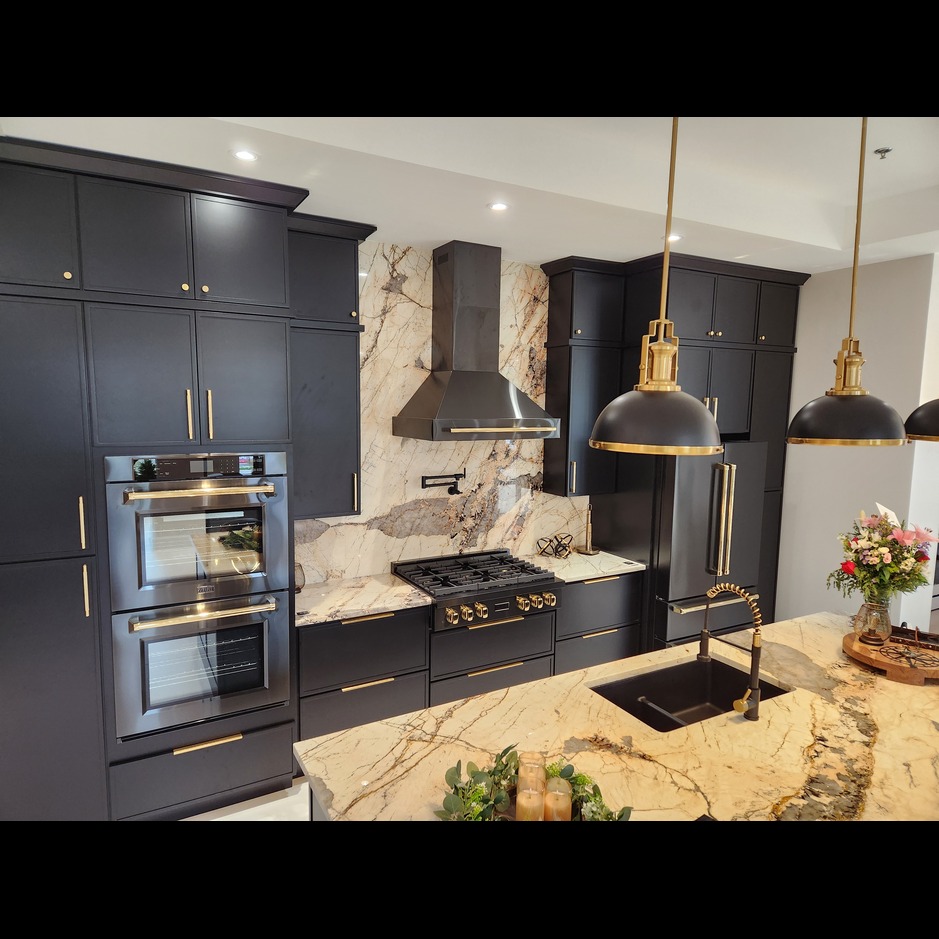 Kitchen with Slim Shaker Ebony Style Ready to Assemble (RTA) Cabinets