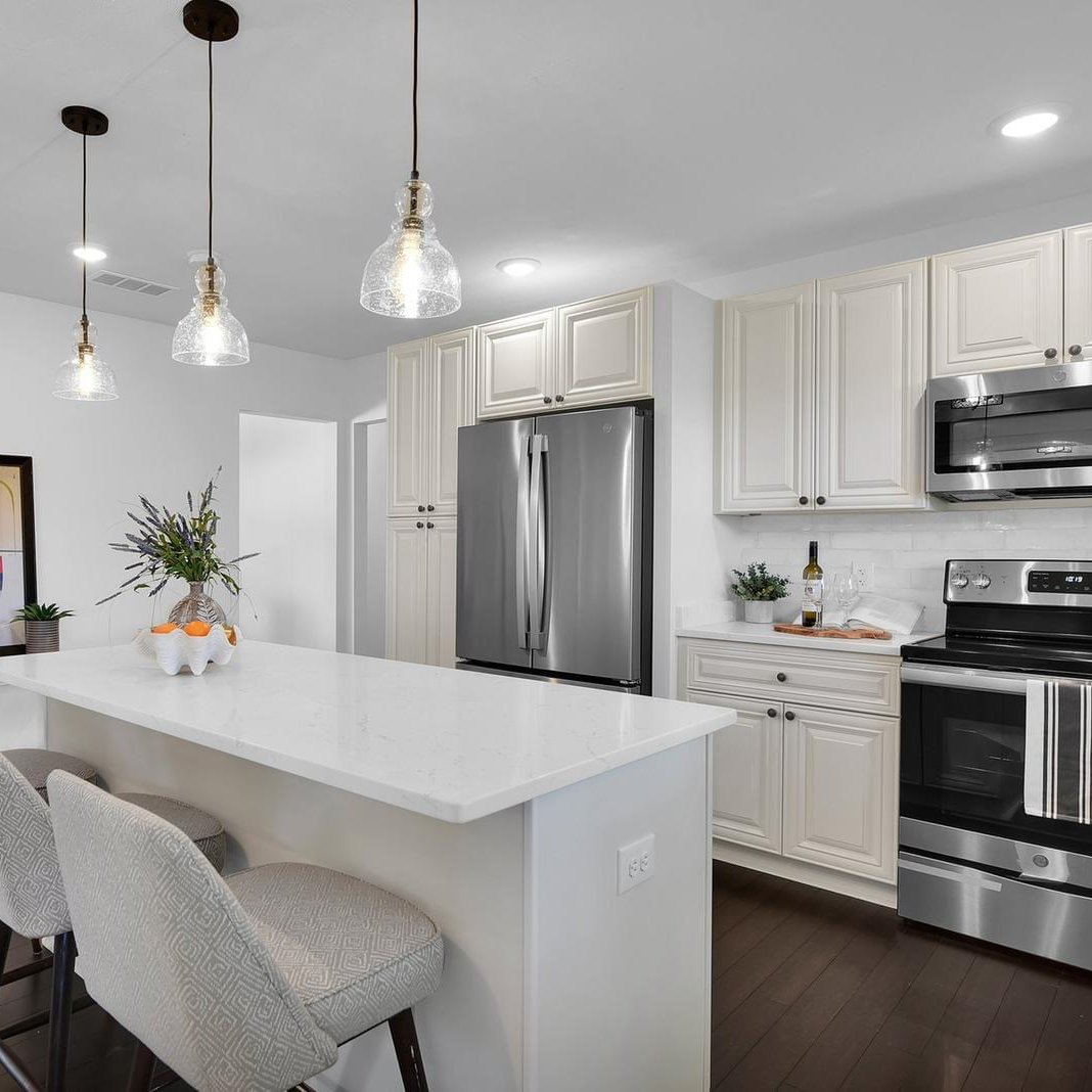 Kitchen with Pearl White Style Ready to Assemble (RTA) Cabinets