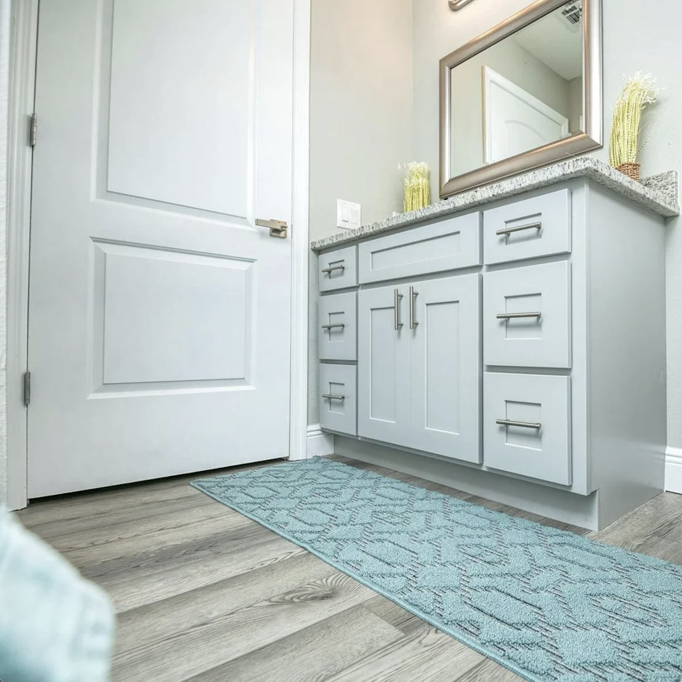 22 inch bathroom vanity with sink