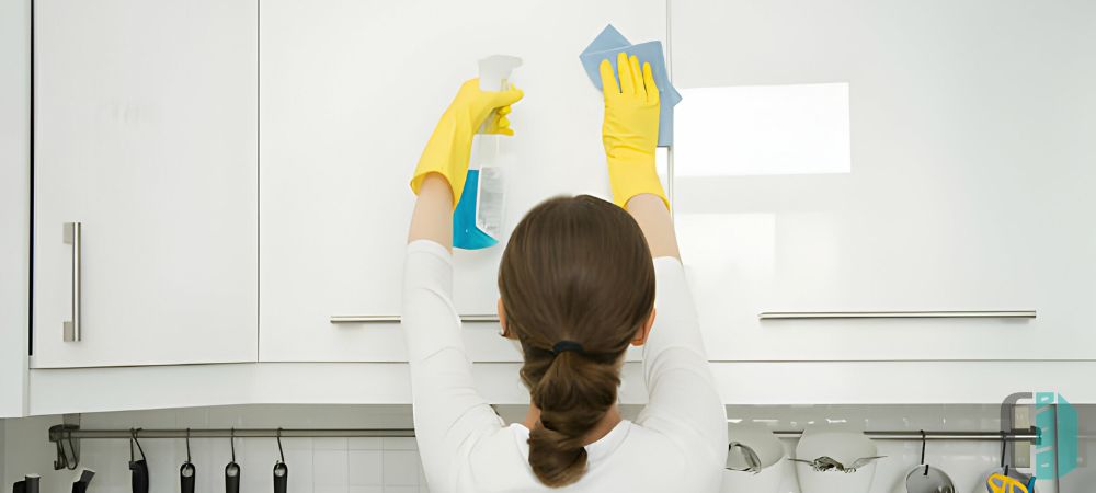 Cleaning Laminated Cabinets in the Kitchen